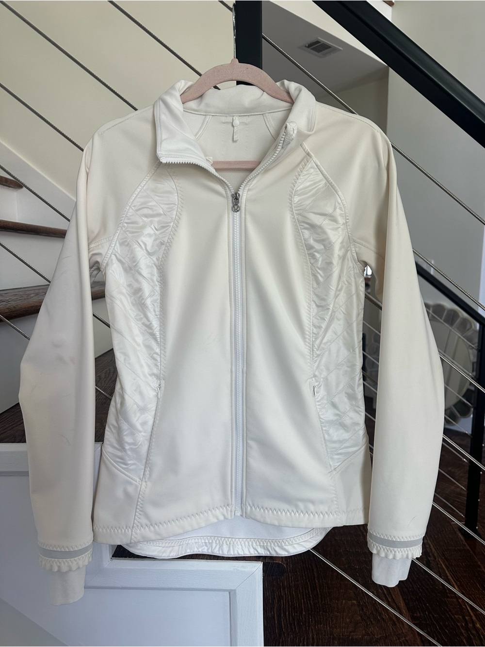 Lululemon Wind Runner Softshell Jacket Ruffle Detailing White | Size: 6 - Picture 2 of 16